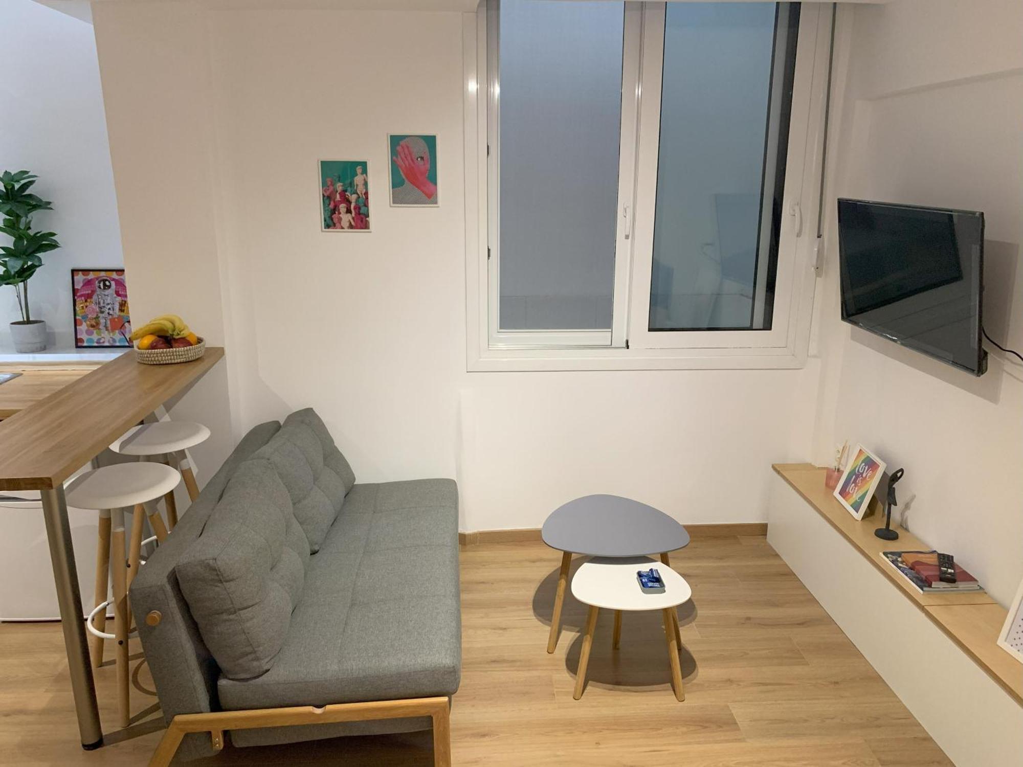 Apartment Tiny Under The Akropolis -1- *
